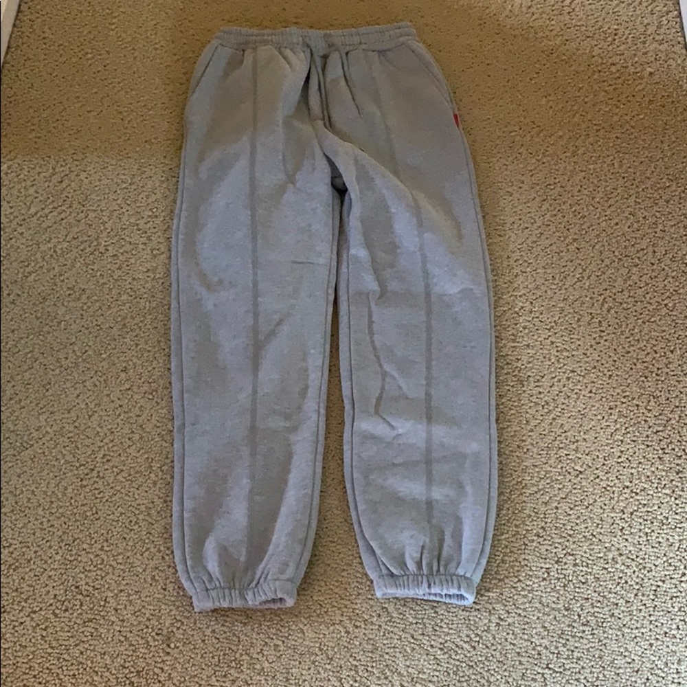 gray fleece sweatpants